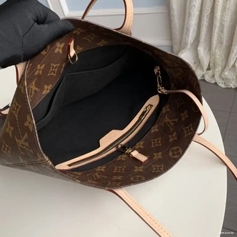 Fashionrepsfam ru 19B57B0104 LV Bags 0610